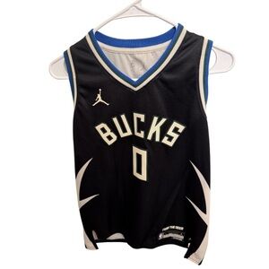 Milwaukee Bucks Damian Lillard Jersey – Kids Large
